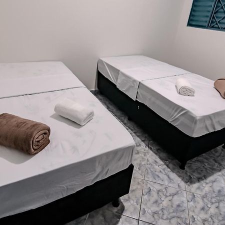 Pousada Roosevelt Quarto 03 - Pousada Central Prox Rodoviaria E Dist Industrial Hotell Uberlândia Exteriör bild