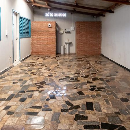 Pousada Roosevelt Quarto 03 - Pousada Central Prox Rodoviaria E Dist Industrial Hotell Uberlândia Exteriör bild